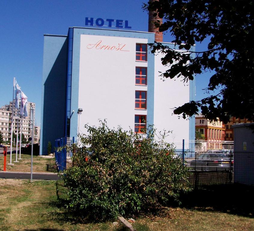 Hotel Arnost Garni Пардубіце Екстер'єр фото